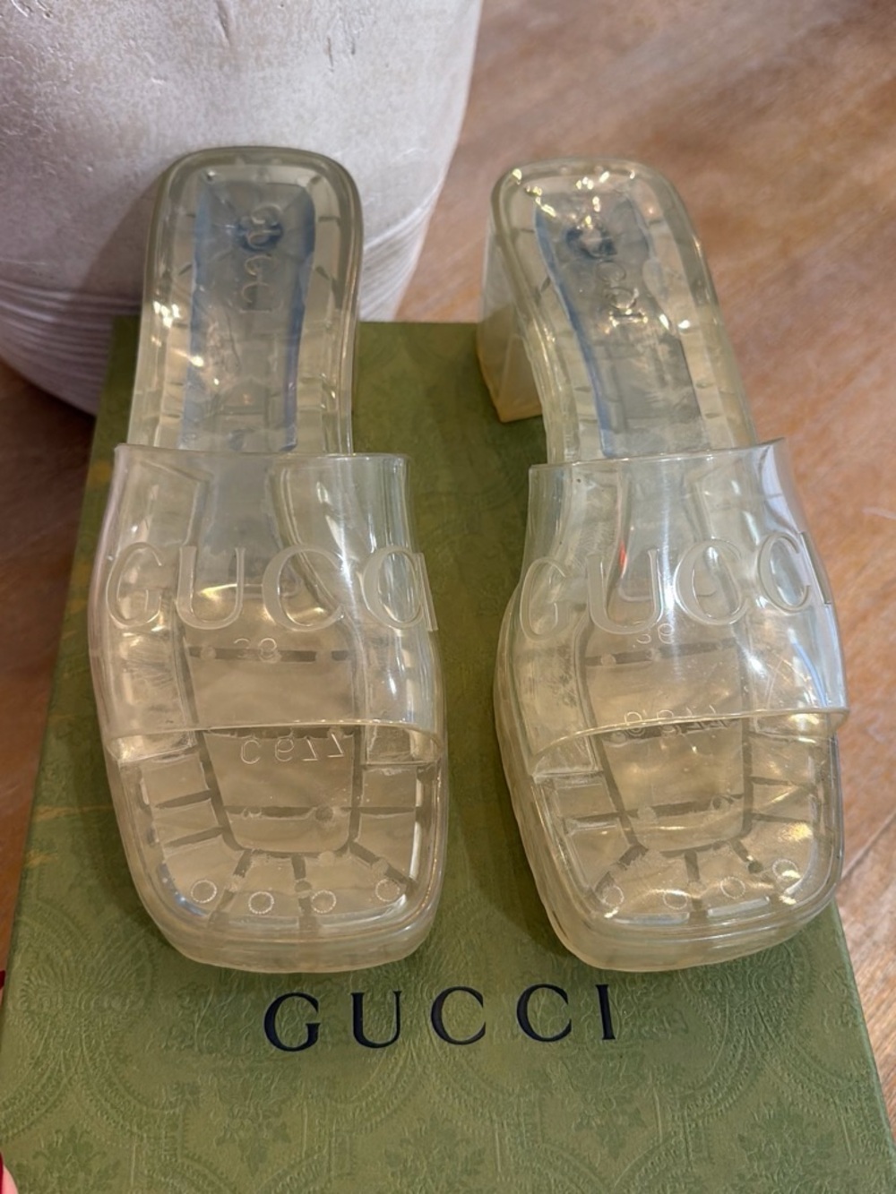 Gucci Clear Jelly Logo Slide Mules - Transparent
Fits size US 6-6.5